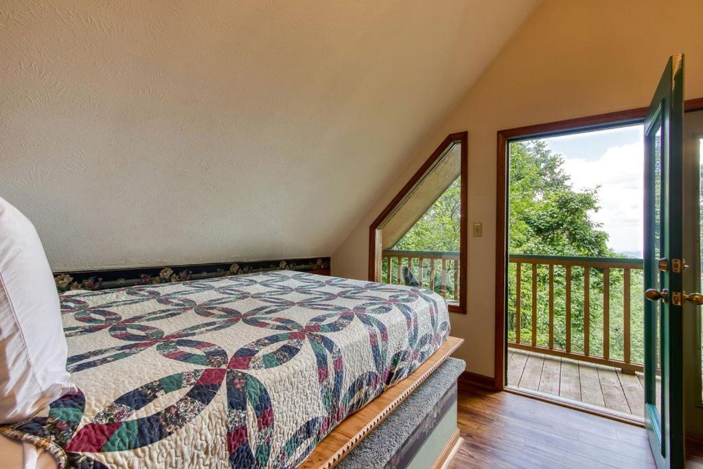 Serenity Heights, Amazing Views, Hot Tub Pool Access, 1089 Free Tickets Each Paid Day, Dollywood ガトリンバーグ エクステリア 写真