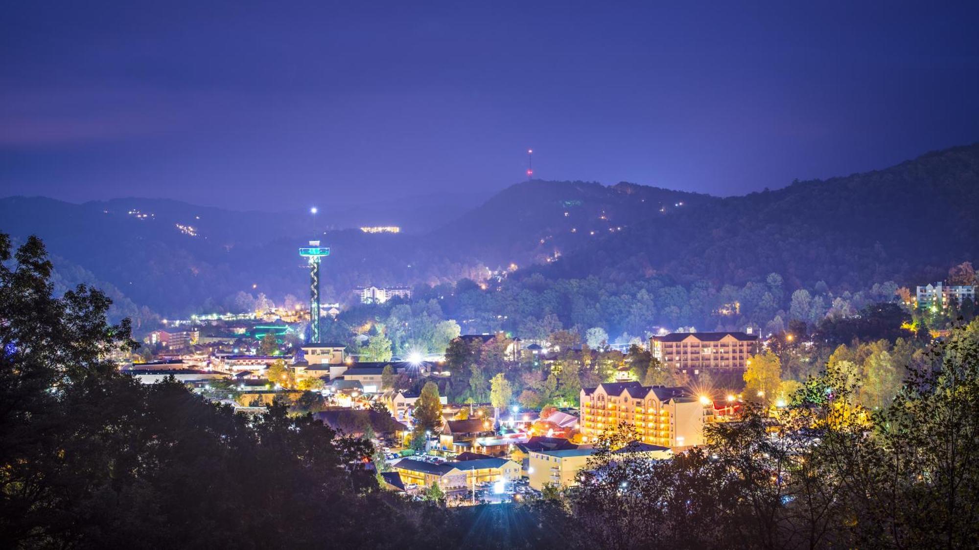 Serenity Heights, Amazing Views, Hot Tub Pool Access, 1089 Free Tickets Each Paid Day, Dollywood ガトリンバーグ エクステリア 写真
