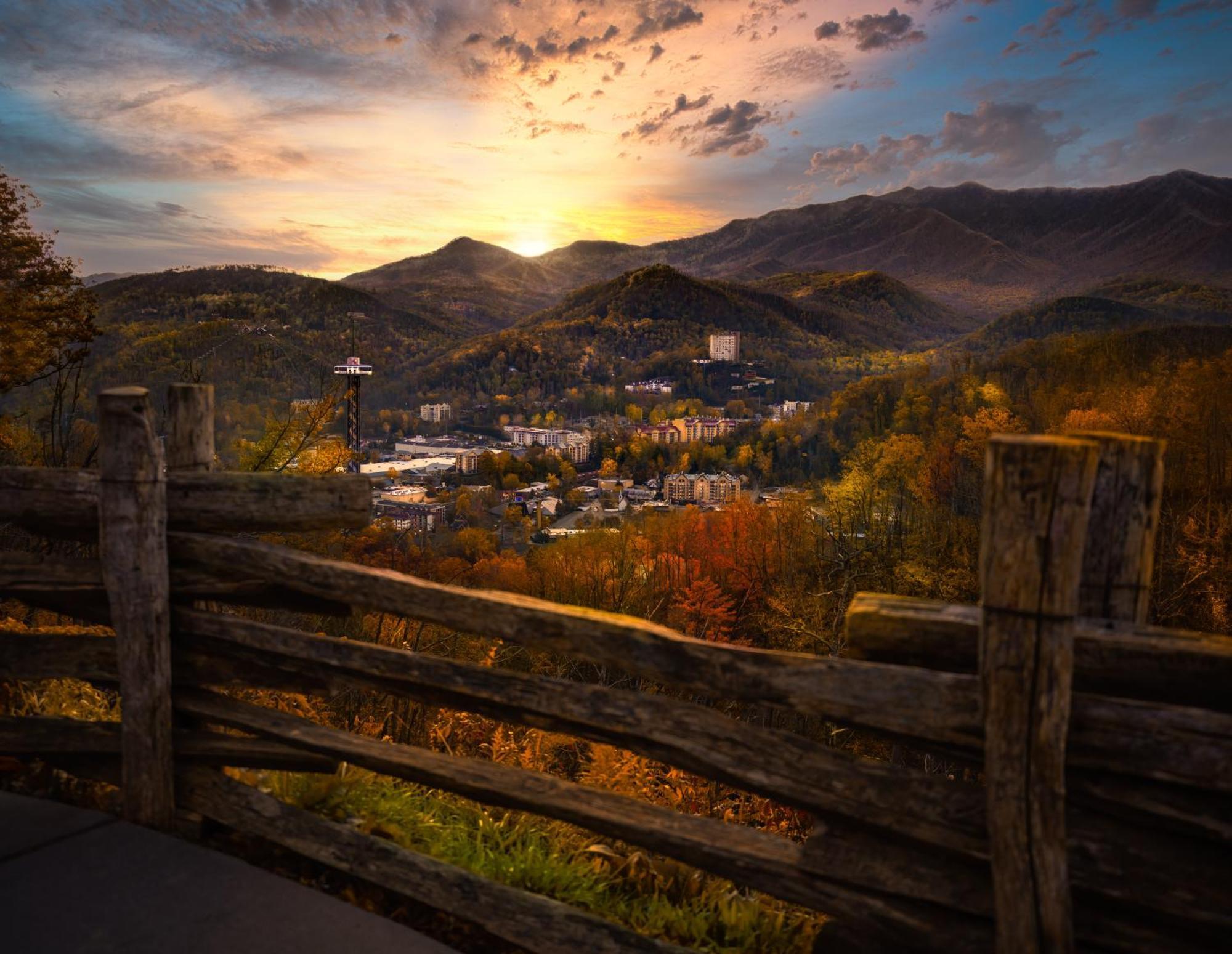 Serenity Heights, Amazing Views, Hot Tub Pool Access, 1089 Free Tickets Each Paid Day, Dollywood ガトリンバーグ エクステリア 写真