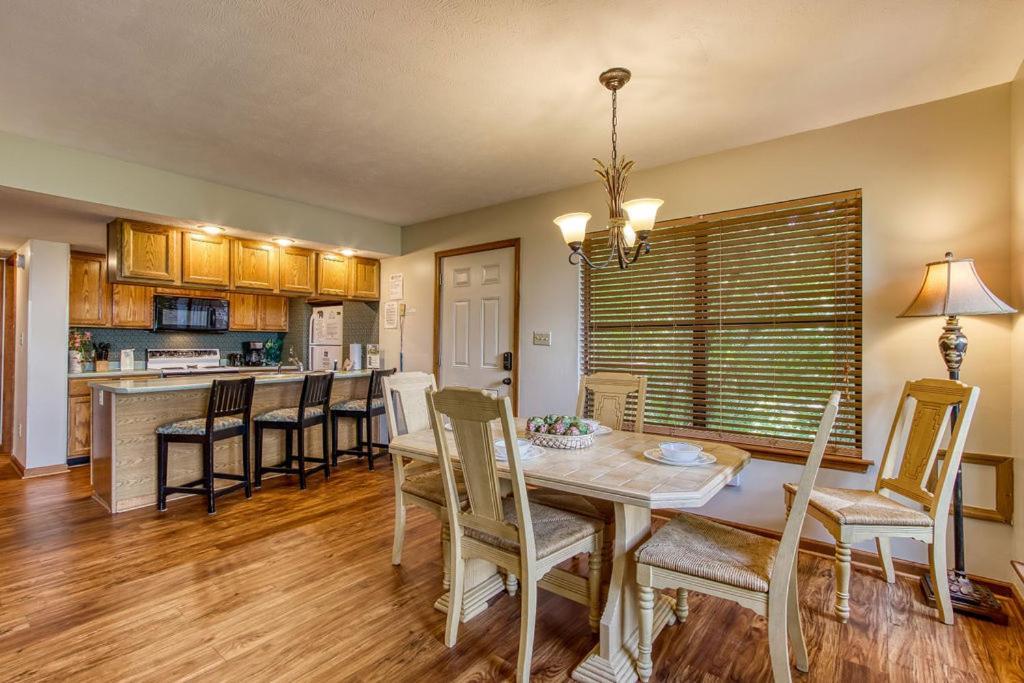 Serenity Heights, Amazing Views, Hot Tub Pool Access, 1089 Free Tickets Each Paid Day, Dollywood ガトリンバーグ エクステリア 写真