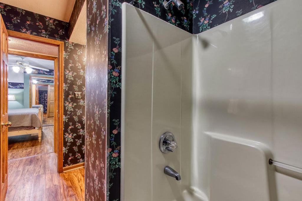 Serenity Heights, Amazing Views, Hot Tub Pool Access, 1089 Free Tickets Each Paid Day, Dollywood ガトリンバーグ エクステリア 写真