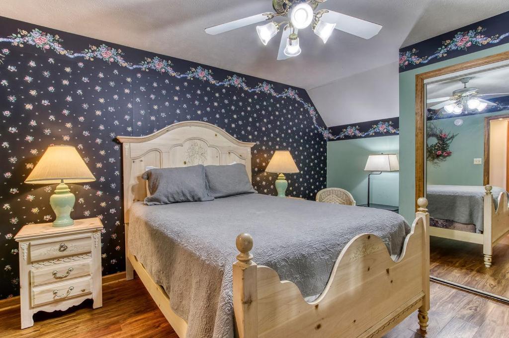 Serenity Heights, Amazing Views, Hot Tub Pool Access, 1089 Free Tickets Each Paid Day, Dollywood ガトリンバーグ エクステリア 写真